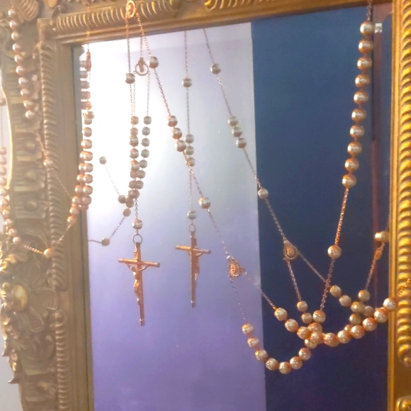 Intricate Bridal Lasso rose gold with white pearls. - Picture 2 of 4